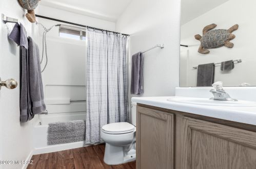 8845 Apple Tree Dr, Tucson AZ  85730-4660 exterior