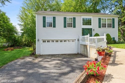 8315 Ramble Rd, Bull Valley, IL 60097-5100