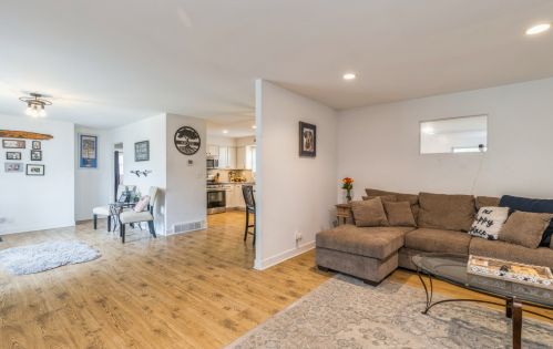 181 Ash Ave, Bull Valley IL 60098-2589 exterior