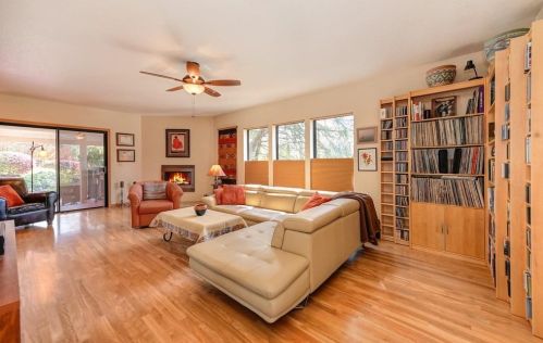 9811 Blue Lk Dr, Folsom CA 95630-1909 exterior