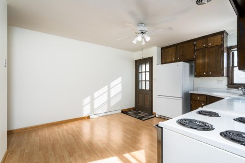 443 Ellsworth Ln, Milwaukee WI 53217-1831 exterior