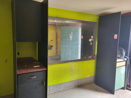 2401 Kula Kolea Dr, Honolulu HI 96819-2825 exterior