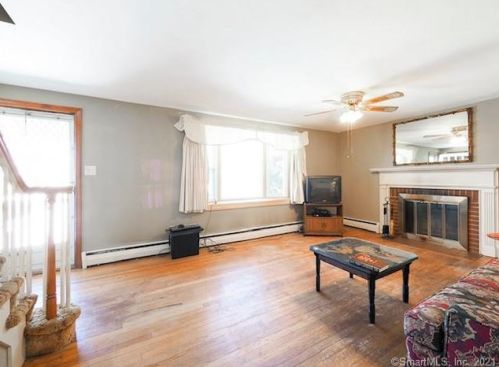 222 Elam St, New Britain CT 06053-2740 exterior