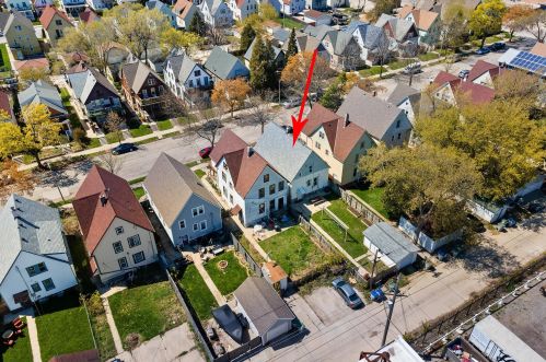 3232 Booth St, Milwaukee WI  53212-2136 exterior