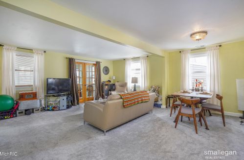 3644 Balsam Ave, Grand Rapids MI 49525-2472 exterior