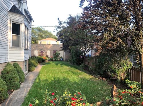 4017 Springfield Ave, Chicago IL 60618-1916 exterior