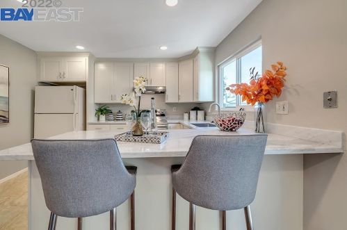 7651 Aspen Pl, Newark CA  94560-2217 exterior