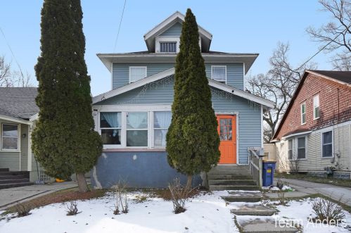 1146 Hall St, Grand Rapids, MI 49503-4861