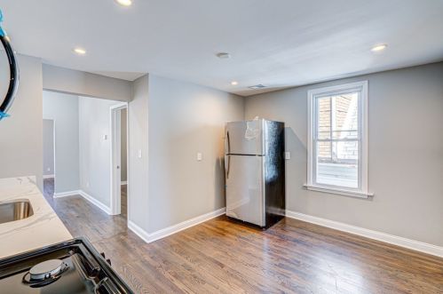 1713 Troy St, Chicago IL 60655-2027 exterior