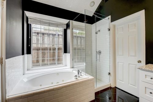 14589 Greenleaf Ct, Addison TX 75001-7968 exterior