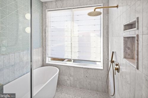 1613 2nd St, Philadelphia PA 19122 exterior