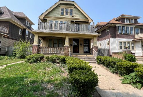 2839 49th St, Milwaukee, WI 53219-3316