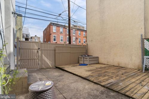 1239 6 St, Philadelphia PA 19140-4561 exterior