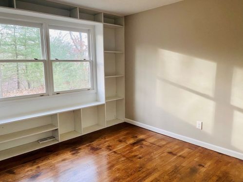 208 Wrentham Rd, Springfield MA 01119-1831 exterior