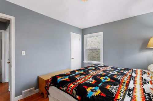 1349 6 St, Saint Paul MN 55106-4801 exterior