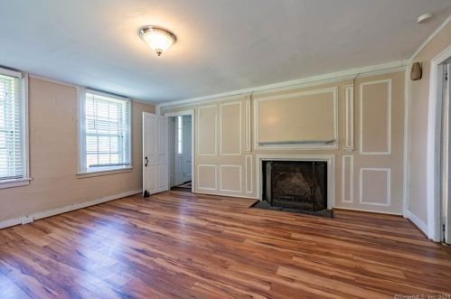 117 Maple St, Hartford CT 06109-3721 exterior