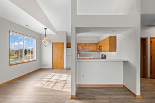 4790 Maple Leaf Cir, Milwaukee WI 53220-2783 exterior