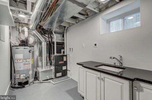 2718 17th St, Washington DC 20003-3123 exterior