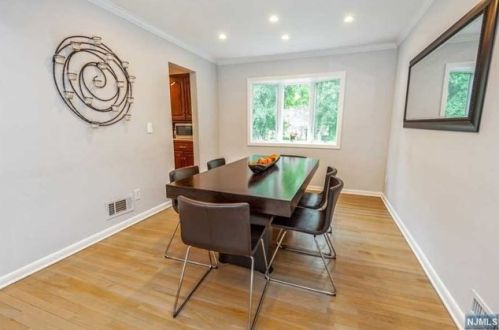 37 Buckingham Rd, Cresskill NJ  07626-1630 exterior