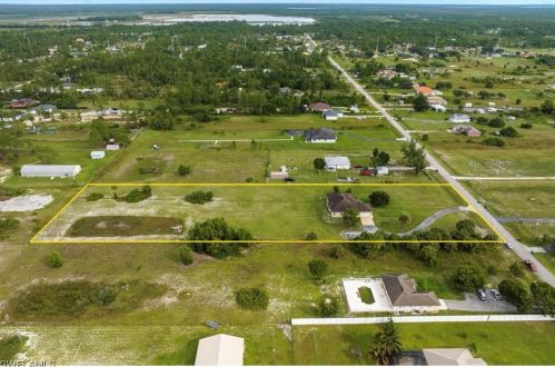 4395 20 St, Naples FL 34117-9400 exterior