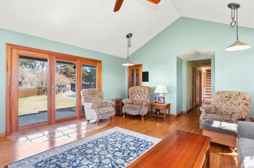 34 Nells Rd, Milford CT 06460-5444 exterior