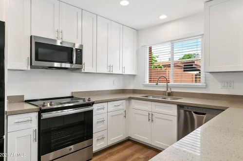 2954 Clarendon Ave, Phoenix AZ  85016-7063 exterior