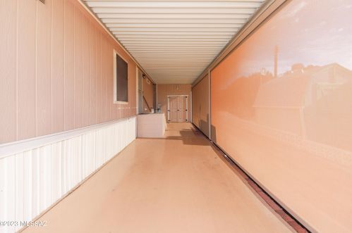 5802 Rocking Cir St, Tucson AZ 85713-6323 exterior