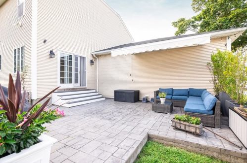 10 Olney St, Providence RI 02919-5152 exterior