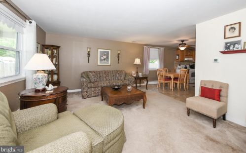 334 Kalmia St, Warminster PA 18974-4727 exterior