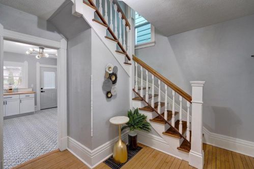 1418 Jenifer St, Madison WI  53703-3719 exterior