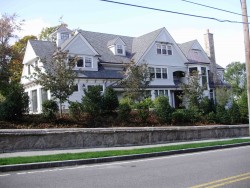 201 Highland St, Newton, MA 02465-2733