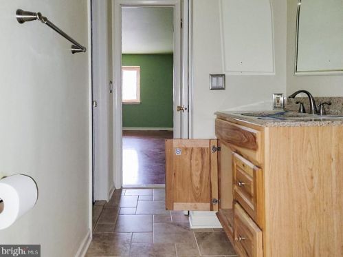 13 Sparrow Cir, Fredon NJ 07860-1493 exterior