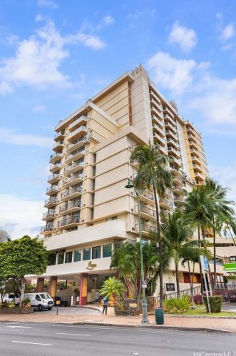 2045 Kalakaua Ave, Honolulu HI  96815-5118 exterior