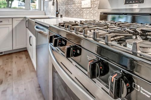 1411 Potter Ave, Milwaukee WI 53207-2115 exterior