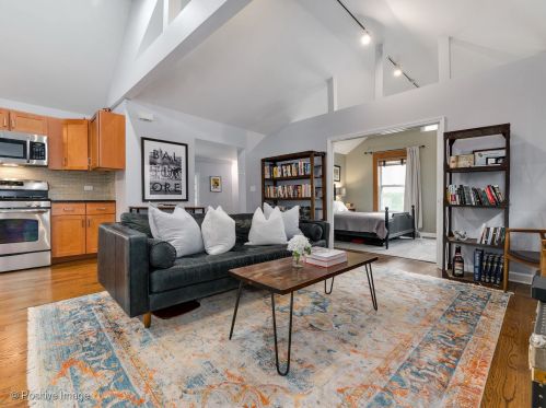 304 Concord Pl, Chicago, IL 60614-5702