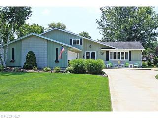 24603 Surrey Cir, Cleveland, OH 44145-4957