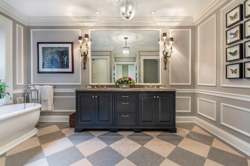 1521 State Pkwy, Chicago IL 60610-1613 exterior