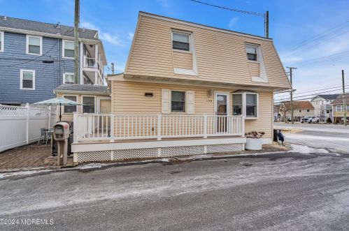 125 Throssell Rd, Lavallette NJ 08735-3230 exterior