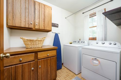 3020 Kalarama Ave, Kalamazoo MI 49024-2383 exterior