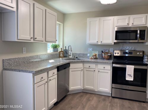 712 Benton Ave, Tucson AZ 85711-1118 exterior