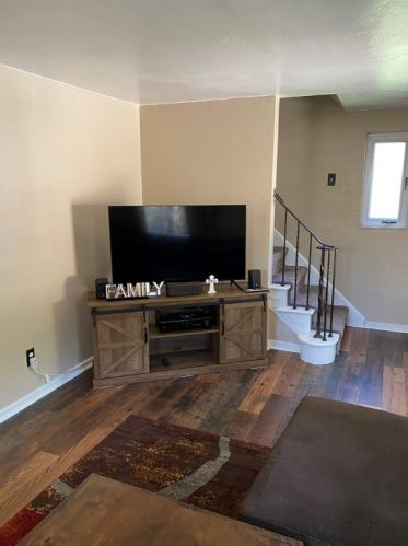 1566 Berkshire Ave, Pittsburgh PA  15226-2476 exterior