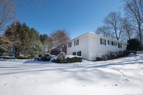 97 Holmes Rd, Ridgefield CT  06877-4303 exterior