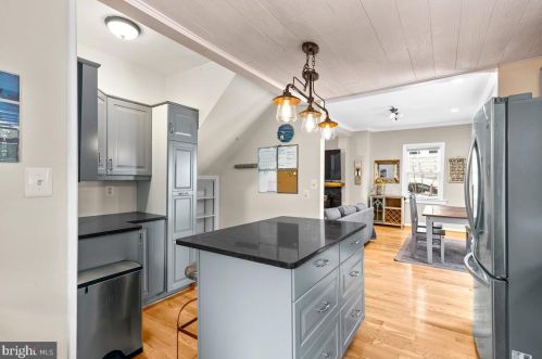 725 Silver Spring Ave, Silver Spring MD 20910-4616 exterior