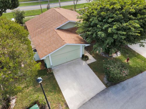 11 Islington Pl, Boynton Beach, FL 33426-7756