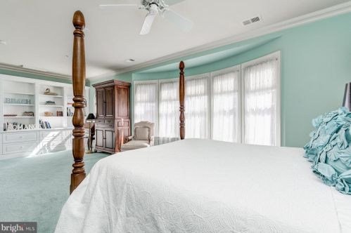 12561 Ansin Cir Dr, Rockville MD 20854-6912 exterior