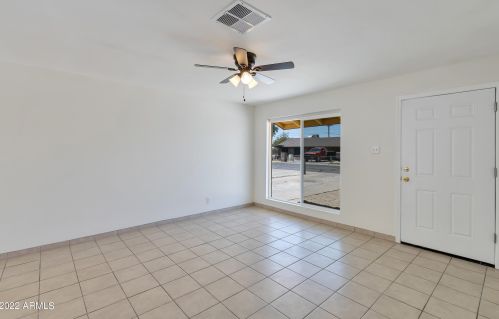 2007 38 Ave, Phoenix AZ 85053-4502 exterior