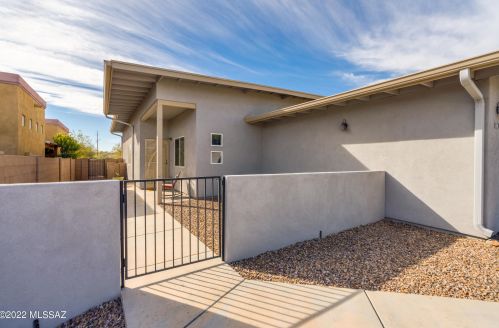 3063 Dasylirion Dr, Tucson, AZ 85745-1217