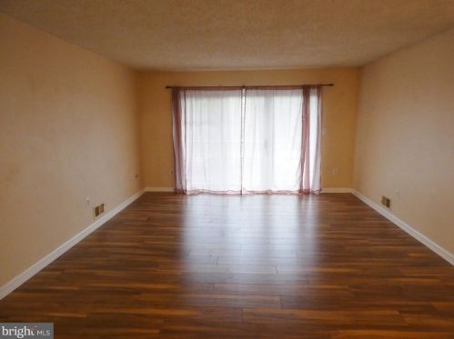 40 Aspen Ct, Trenton NJ  08619-4604 exterior