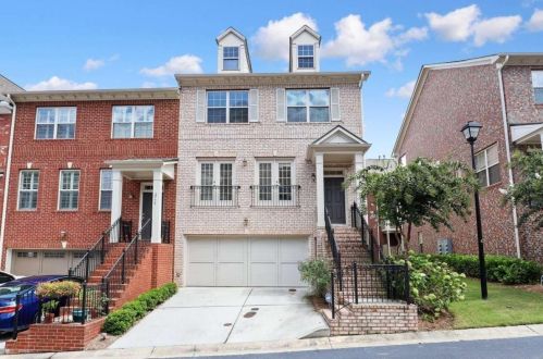 2777 Durham Dr, Atlanta GA  30319-3673 exterior