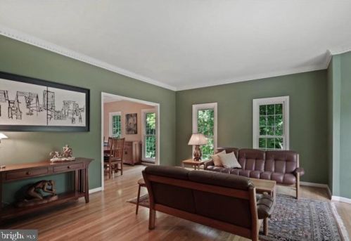 6301 Linway Ter, Mc Lean, VA 22101-4108